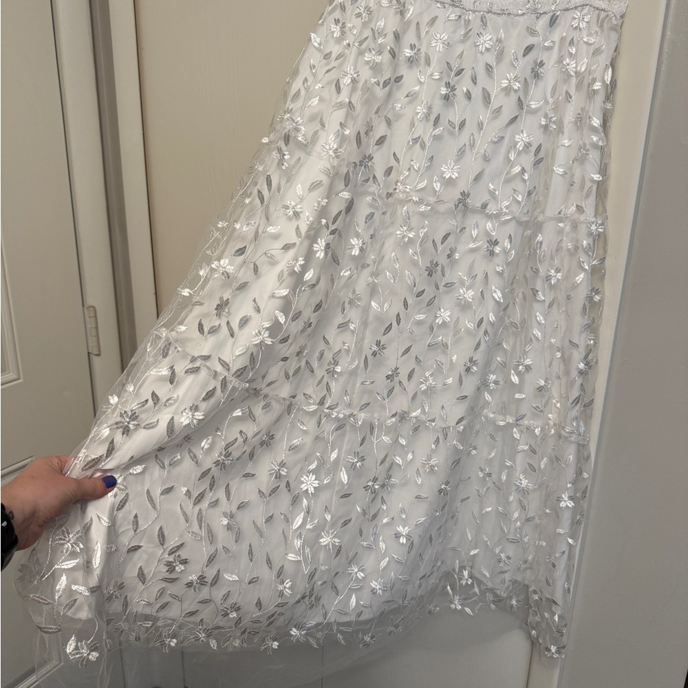 Elegant White Floral Skirt
